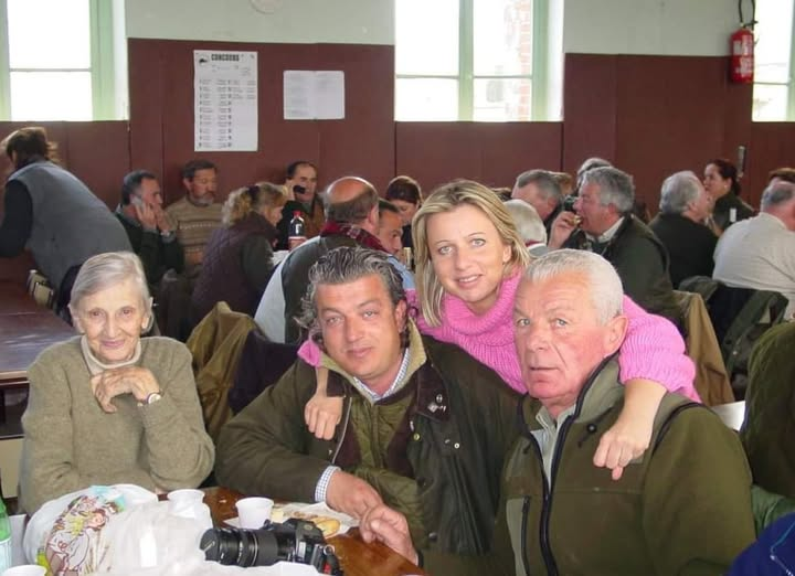 Angelo Mocchi a destra in primo piano a tavola