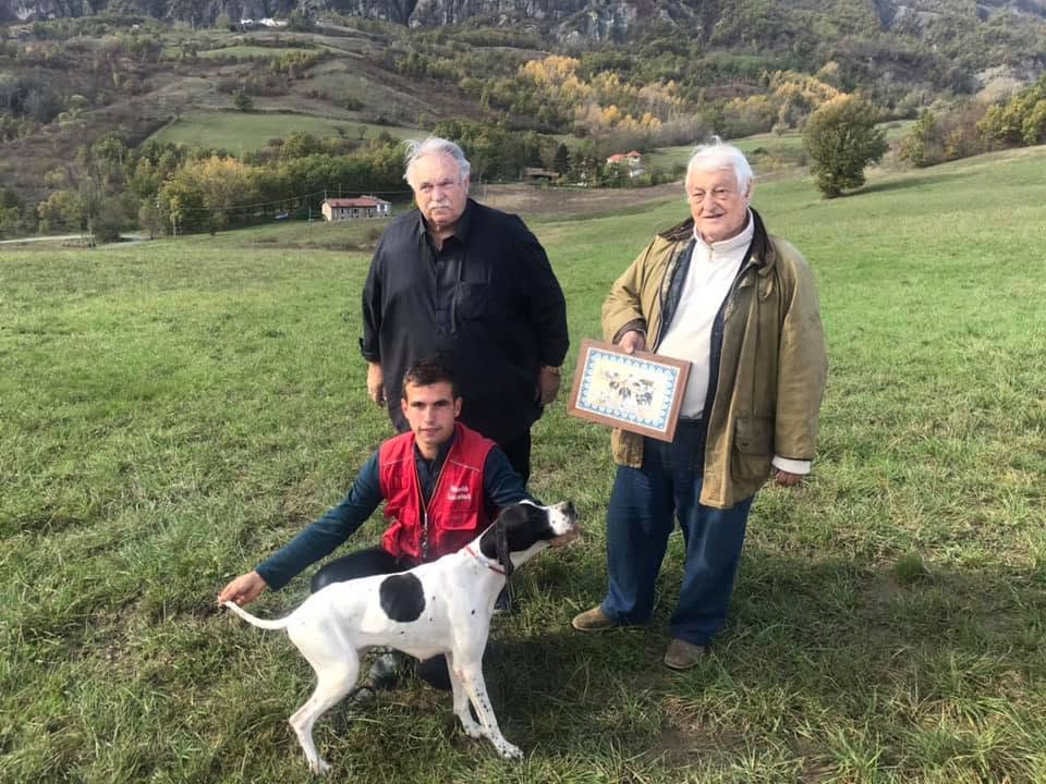 Claudio Macchiavelli con un riconoscimento sul campo